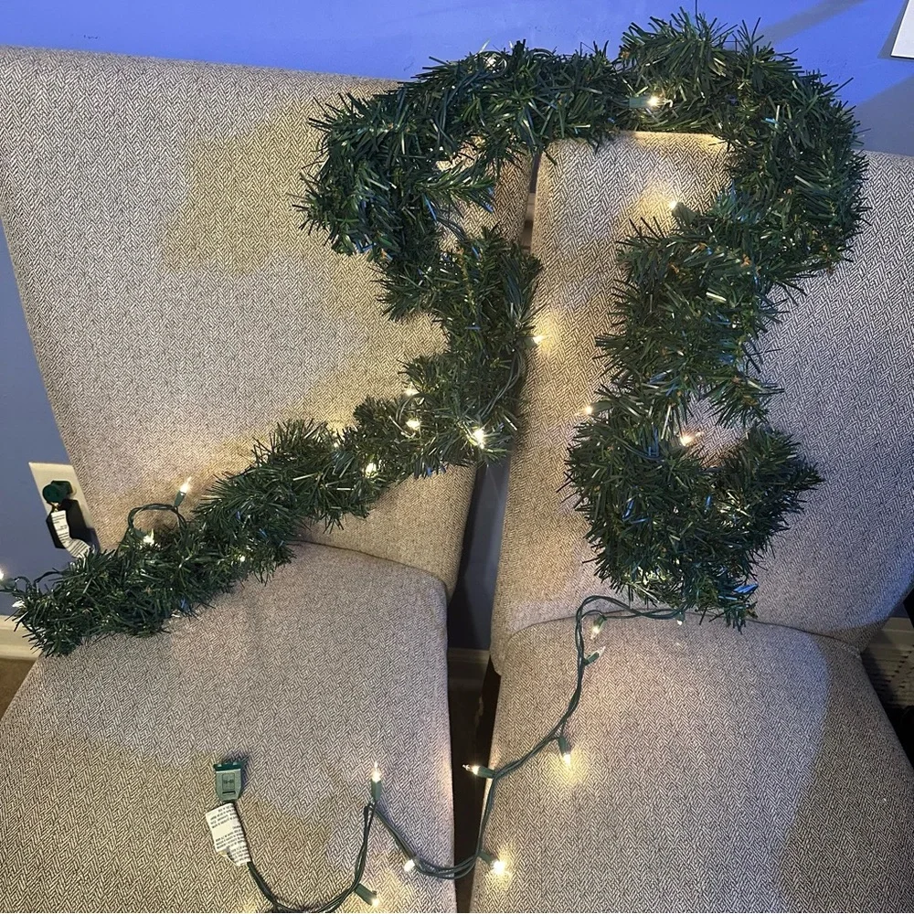 Christmas Garland Light Up White Lights Beautiful Green Holiday